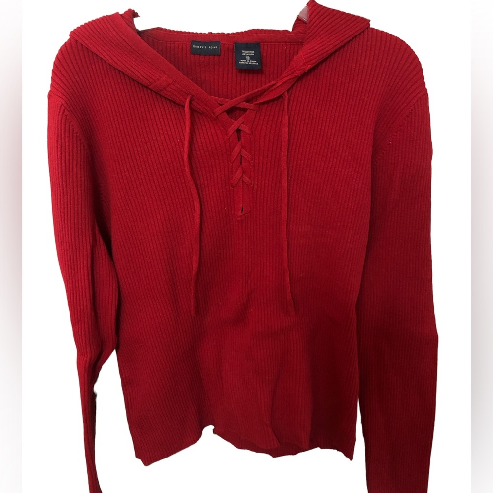 Bailey’s Point ribbed knit hoodie sweater with cute lace-up detail.  EUC SIZE XL
